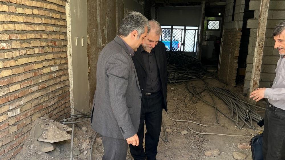 بازدید مسئولان مرکز بهداشت جنوب تهران از روند بازسازی مرکز خدمات جامع سلامت 31